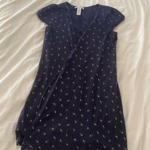 tilly’s/white fawn navy blue/floral tie dress.